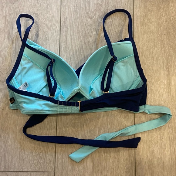 La Vie En Rose Bikini Top - Picture 2 of 3